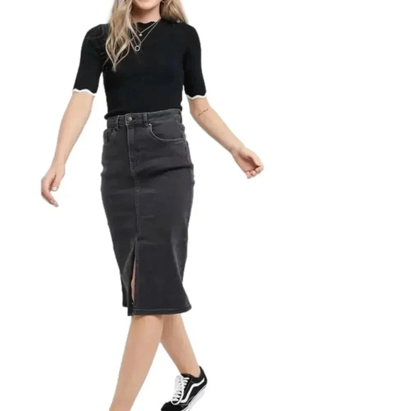 JDY black wash denim pencil skirt with split in front. 
Size: 42  woman’s size 7 - Picture 1 of 12